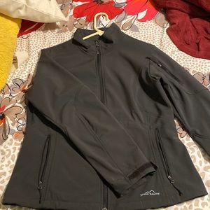 Like new! Only worn half a season, been sitting in closet since 2020.